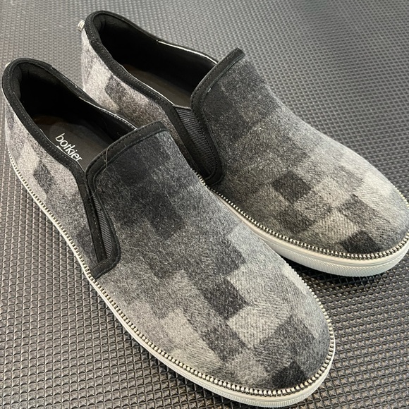 Botkier New York Slip on Sneakers Size 9 - Picture 1 of 7